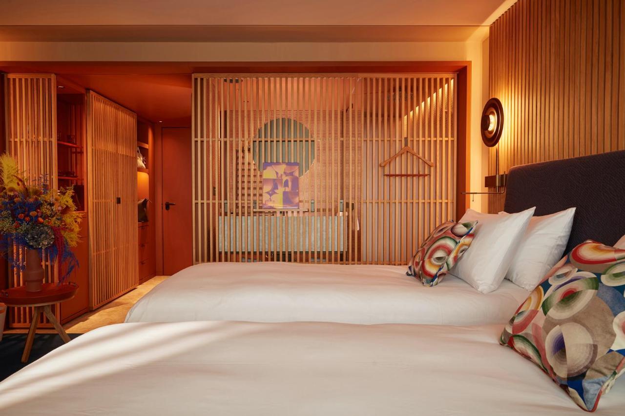So/ Paris Hotel Екстер'єр фото A room at the hotel