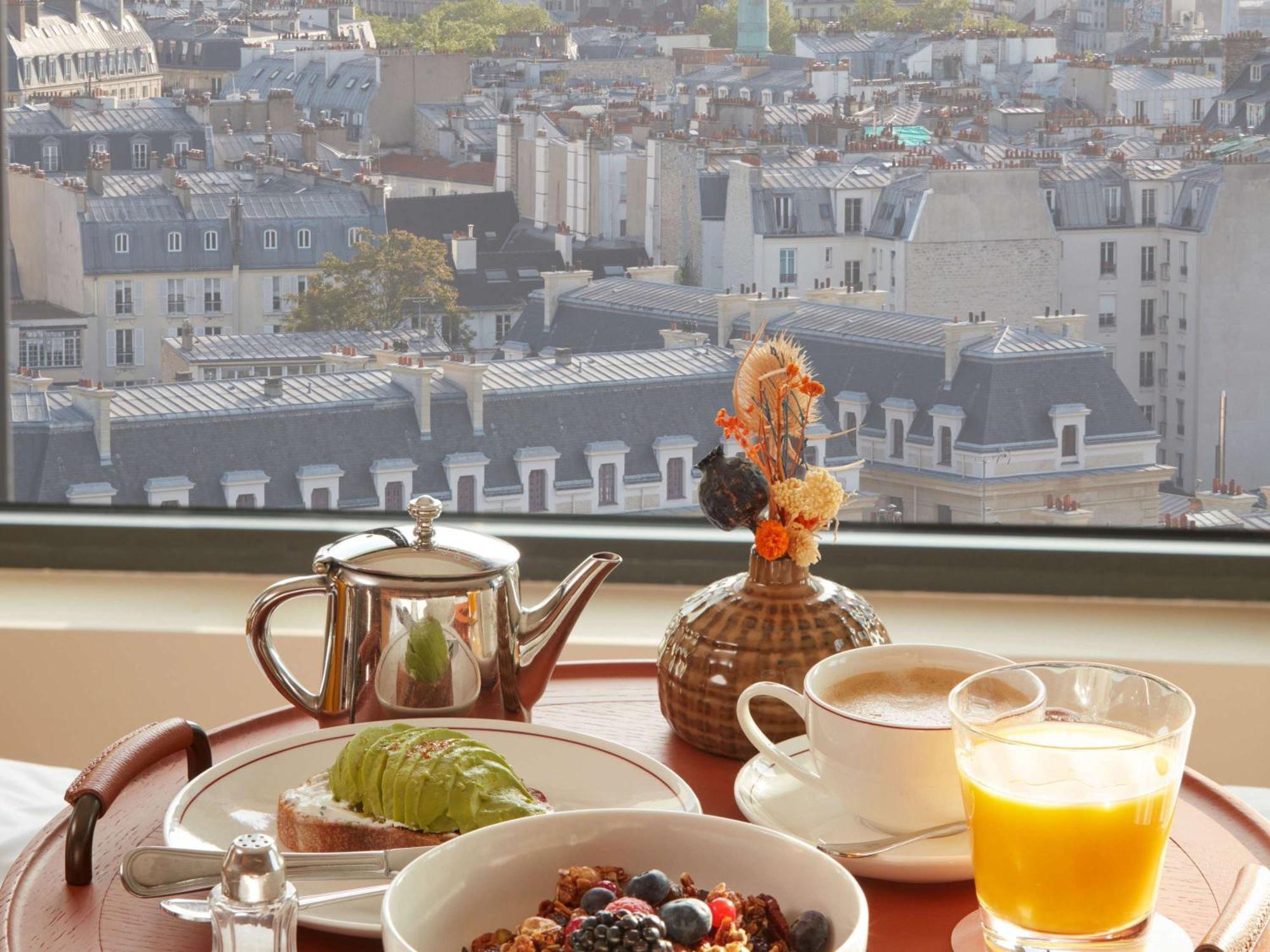 So/ Paris Hotel Екстер'єр фото Breakfast at the Hotel