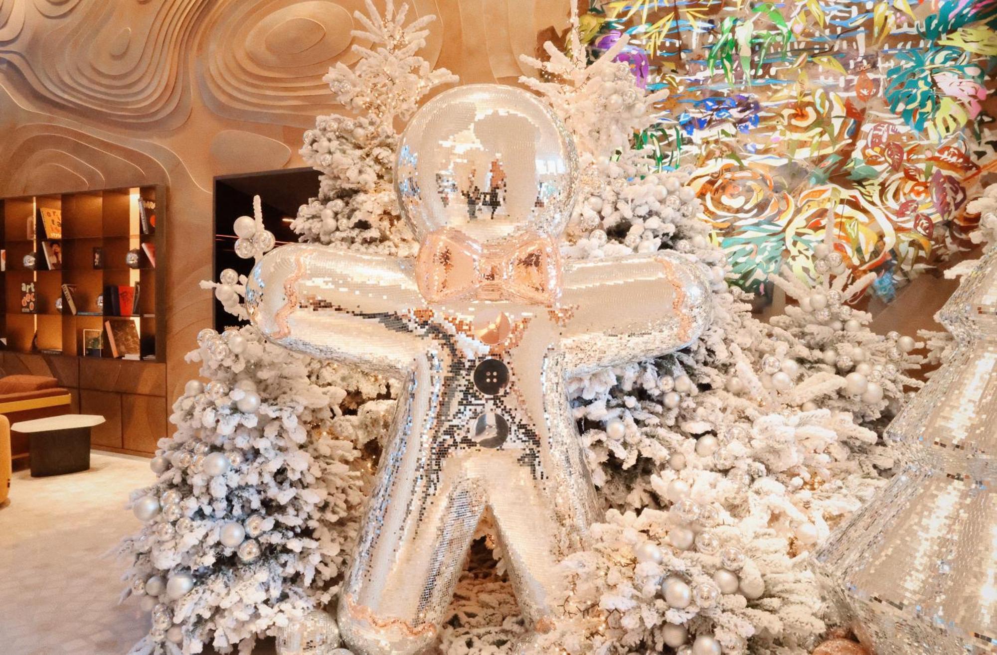 So/ Paris Hotel Екстер'єр фото A balloon cross