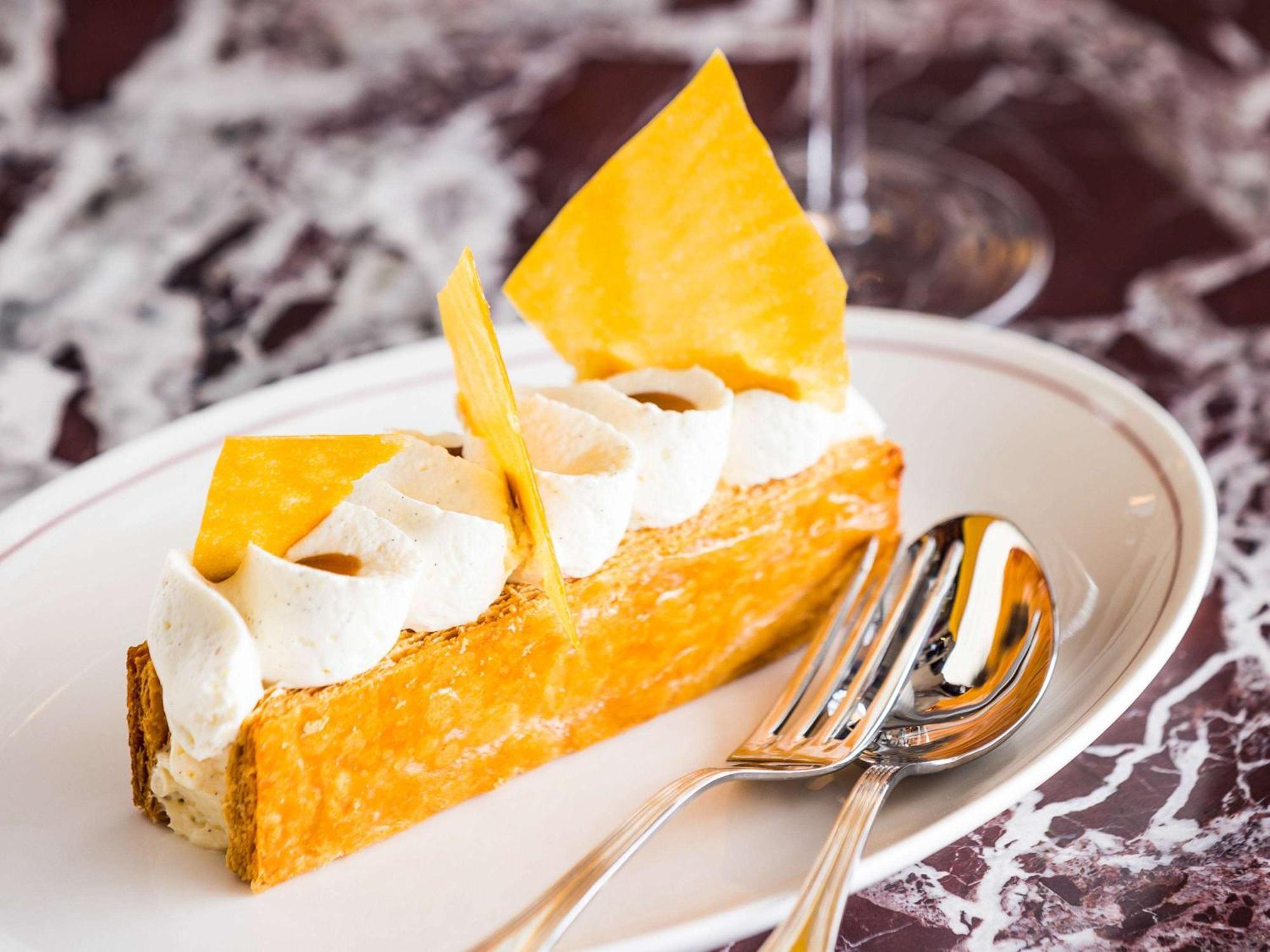So/ Paris Hotel Екстер'єр фото A slice of mango float