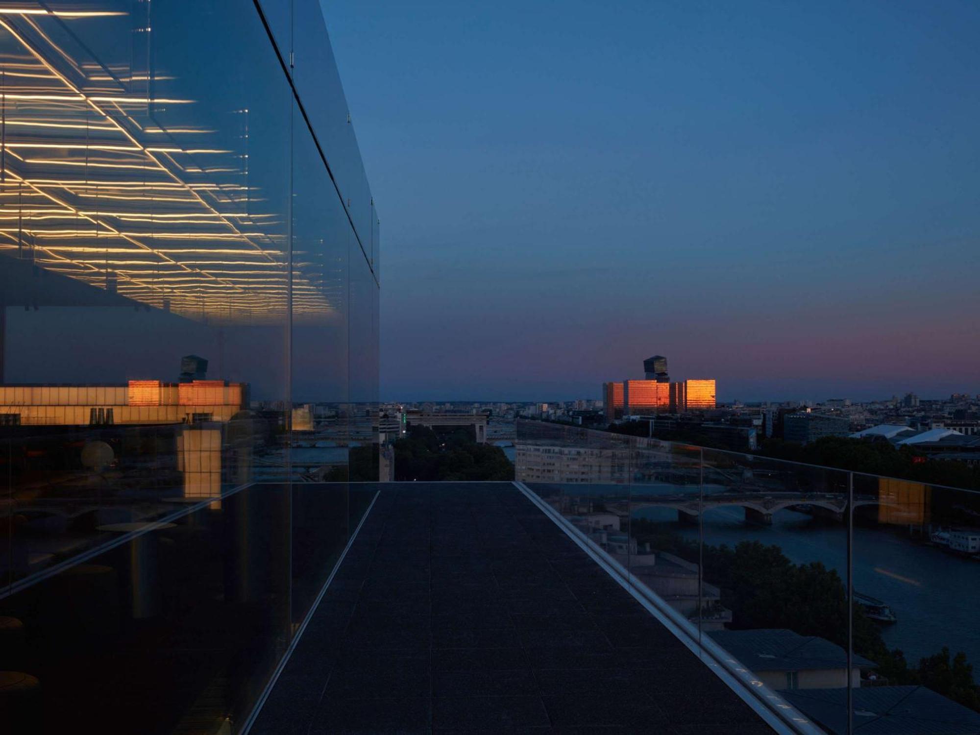 So/ Paris Hotel Екстер'єр фото View from the top of the building