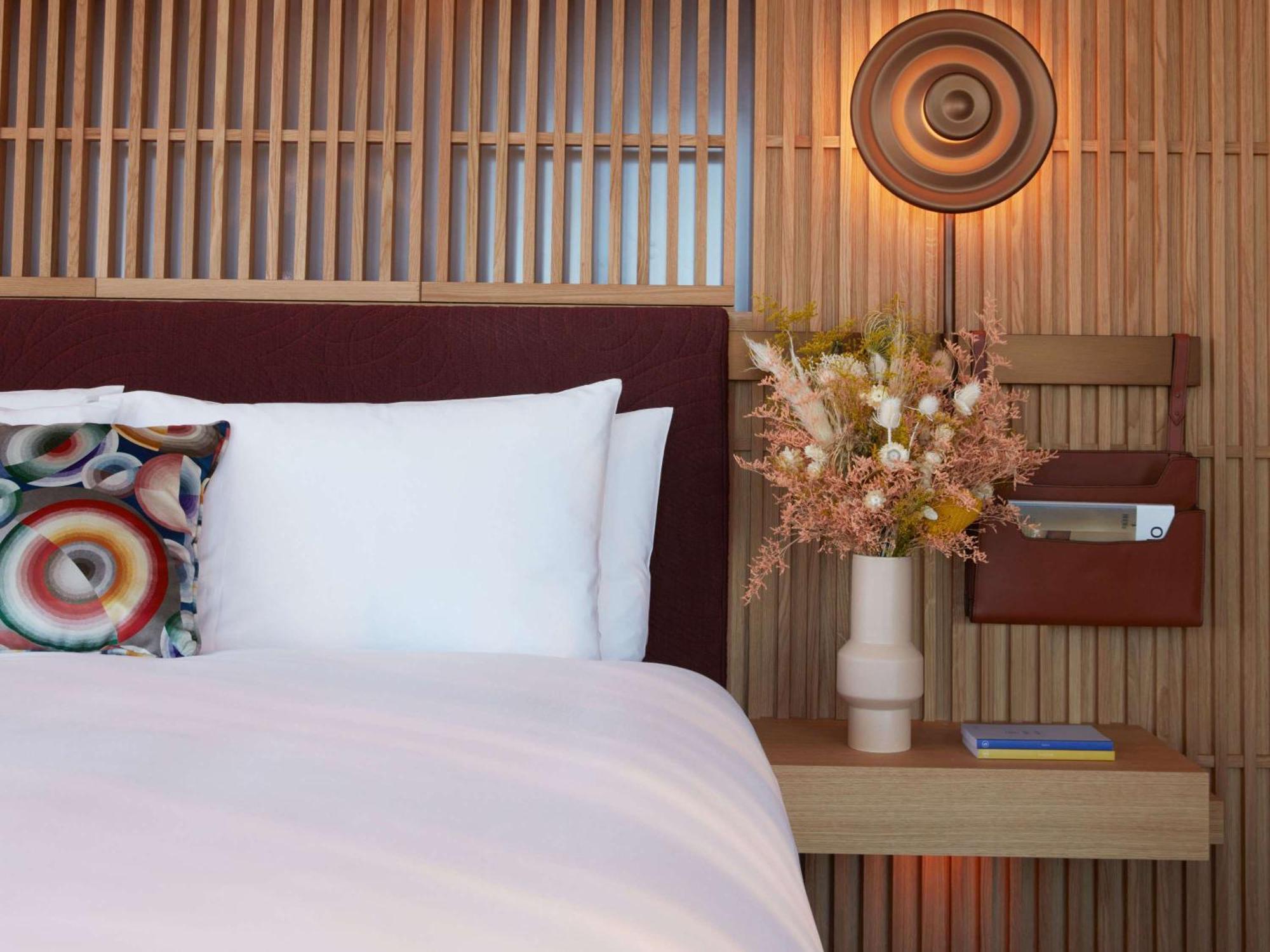 So/ Paris Hotel Екстер'єр фото A bedroom at the hotel